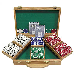 300 Chip Texas Hold'Em Set w/Oak Case